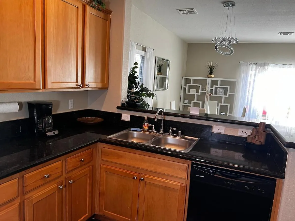 Spacious, Chic 3Bd, Sleeps 8 Convenient To Everything Las Vegas United States