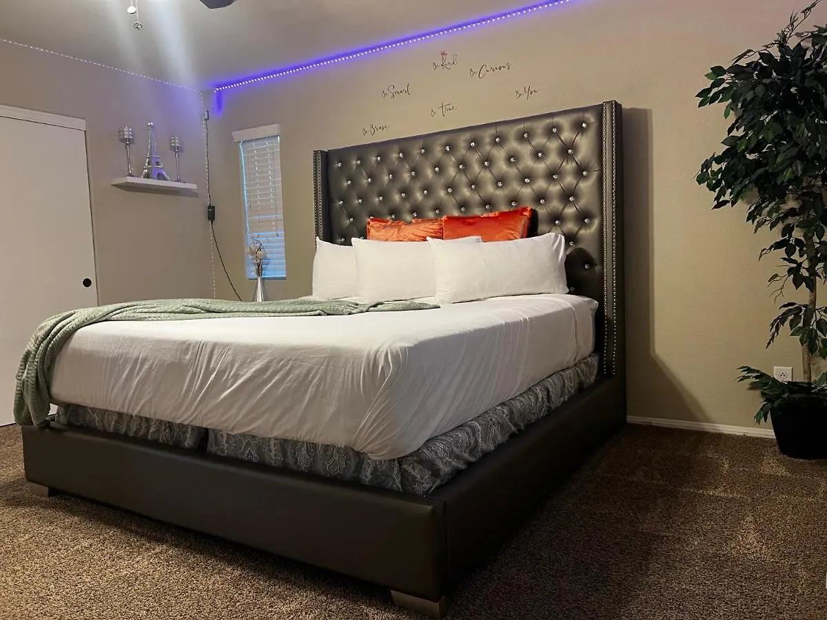 Spacious, Chic 3Bd, Sleeps 8 Convenient To Everything Las Vegas Homestay