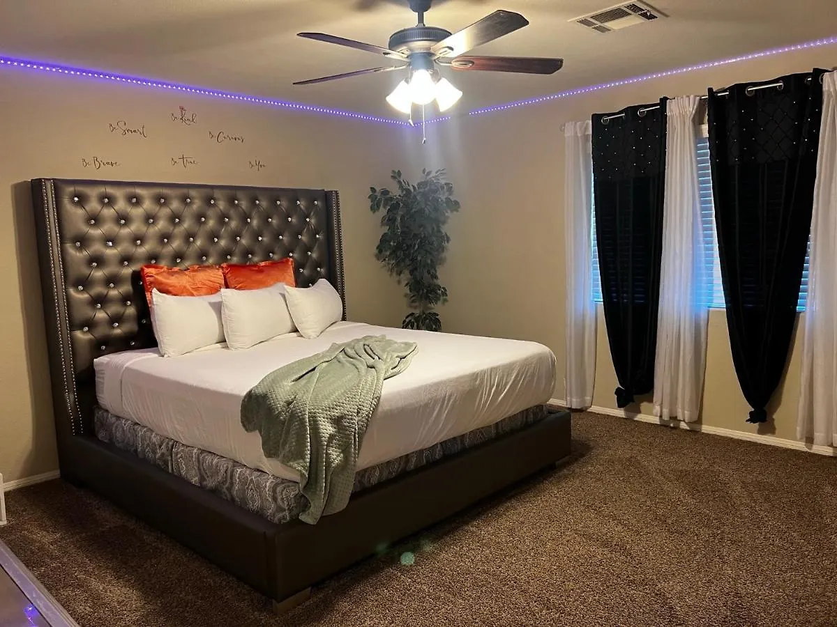 Spacious, Chic 3Bd, Sleeps 8 Convenient To Everything Las Vegas Homestay