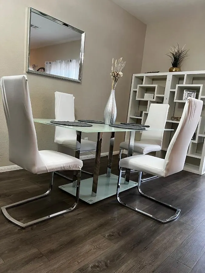 Spacious, Chic 3Bd, Sleeps 8 Convenient To Everything Las Vegas