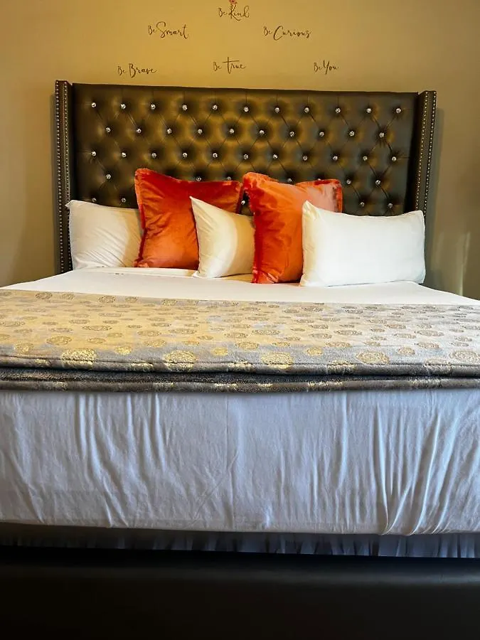 Spacious, Chic 3Bd, Sleeps 8 Convenient To Everything Las Vegas United States