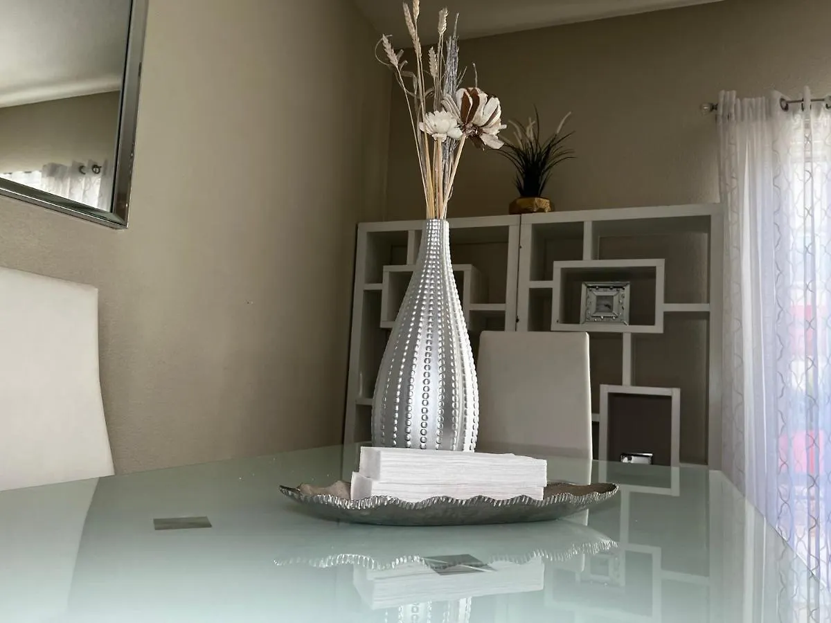 Spacious, Chic 3Bd, Sleeps 8 Convenient To Everything Las Vegas United States