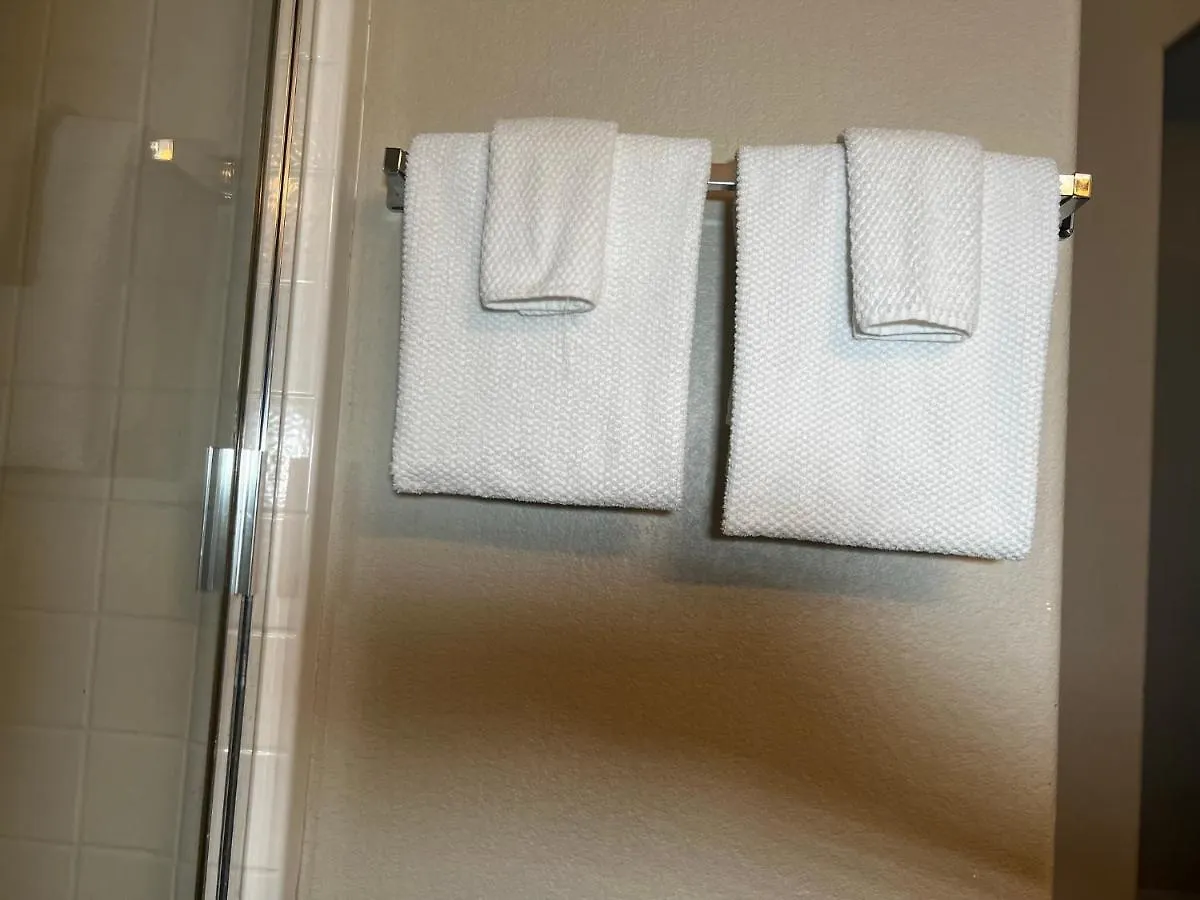 Homestay Spacious, Chic 3Bd, Sleeps 8 Convenient To Everything Las Vegas United States