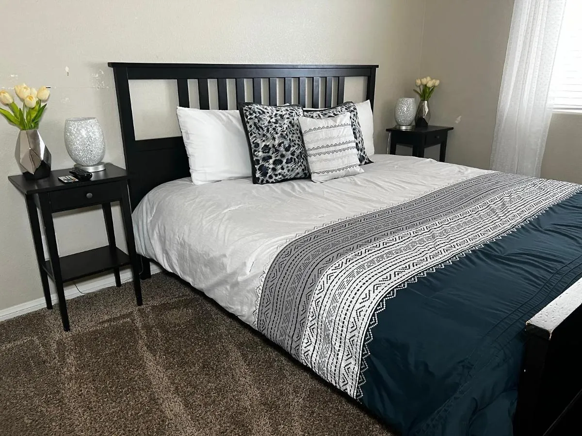 Spacious, Chic 3Bd, Sleeps 8 Convenient To Everything Las Vegas