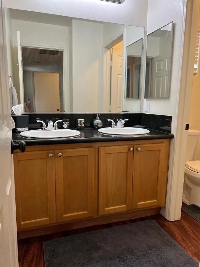 Homestay Spacious, Chic 3Bd, Sleeps 8 Convenient To Everything Las Vegas