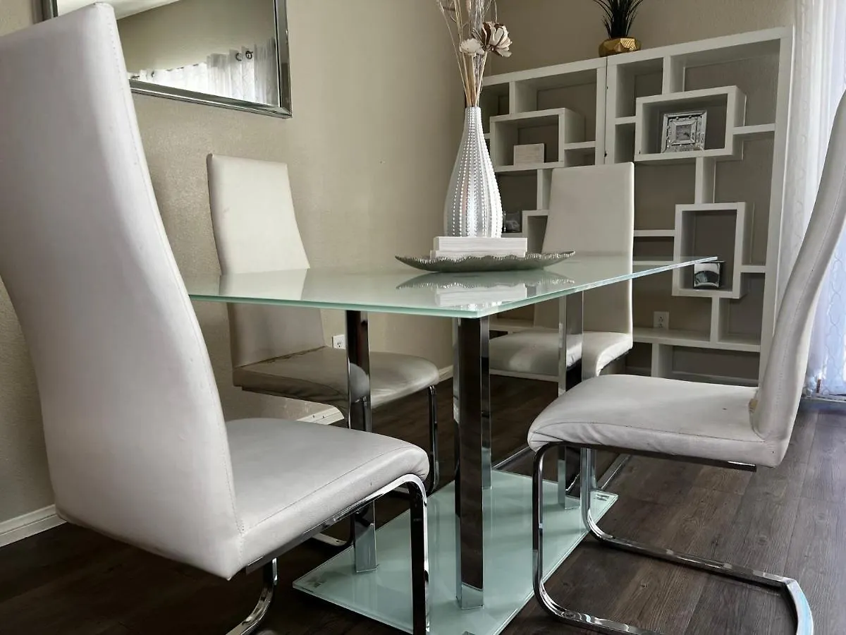 Spacious, Chic 3Bd, Sleeps 8 Convenient To Everything Las Vegas