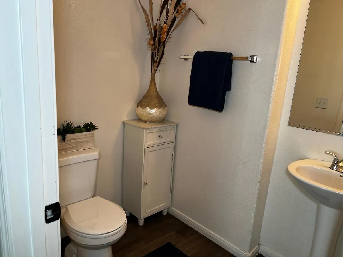 Homestay Spacious, Chic 3Bd, Sleeps 8 Convenient To Everything Las Vegas United States