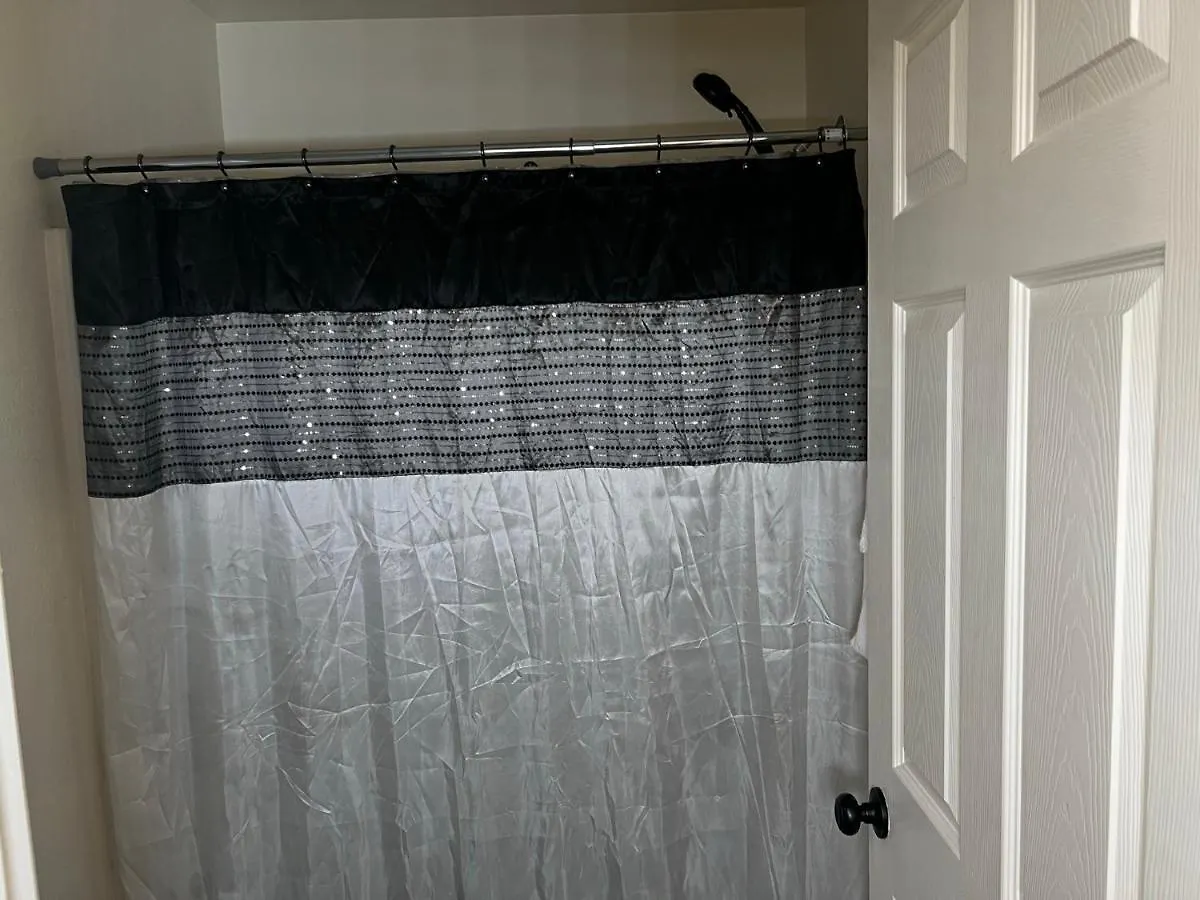 Spacious, Chic 3Bd, Sleeps 8 Convenient To Everything Las Vegas United States