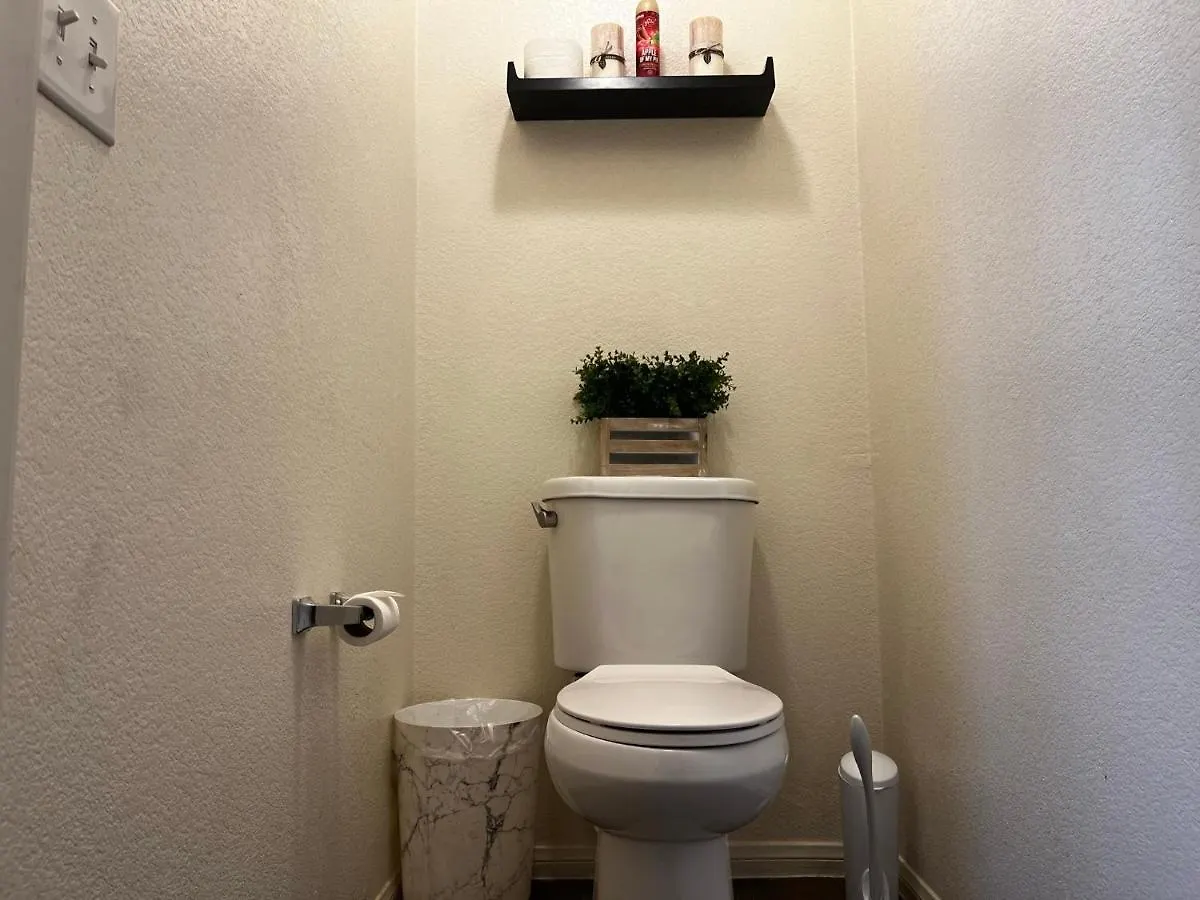 Spacious, Chic 3Bd, Sleeps 8 Convenient To Everything Las Vegas 0*,