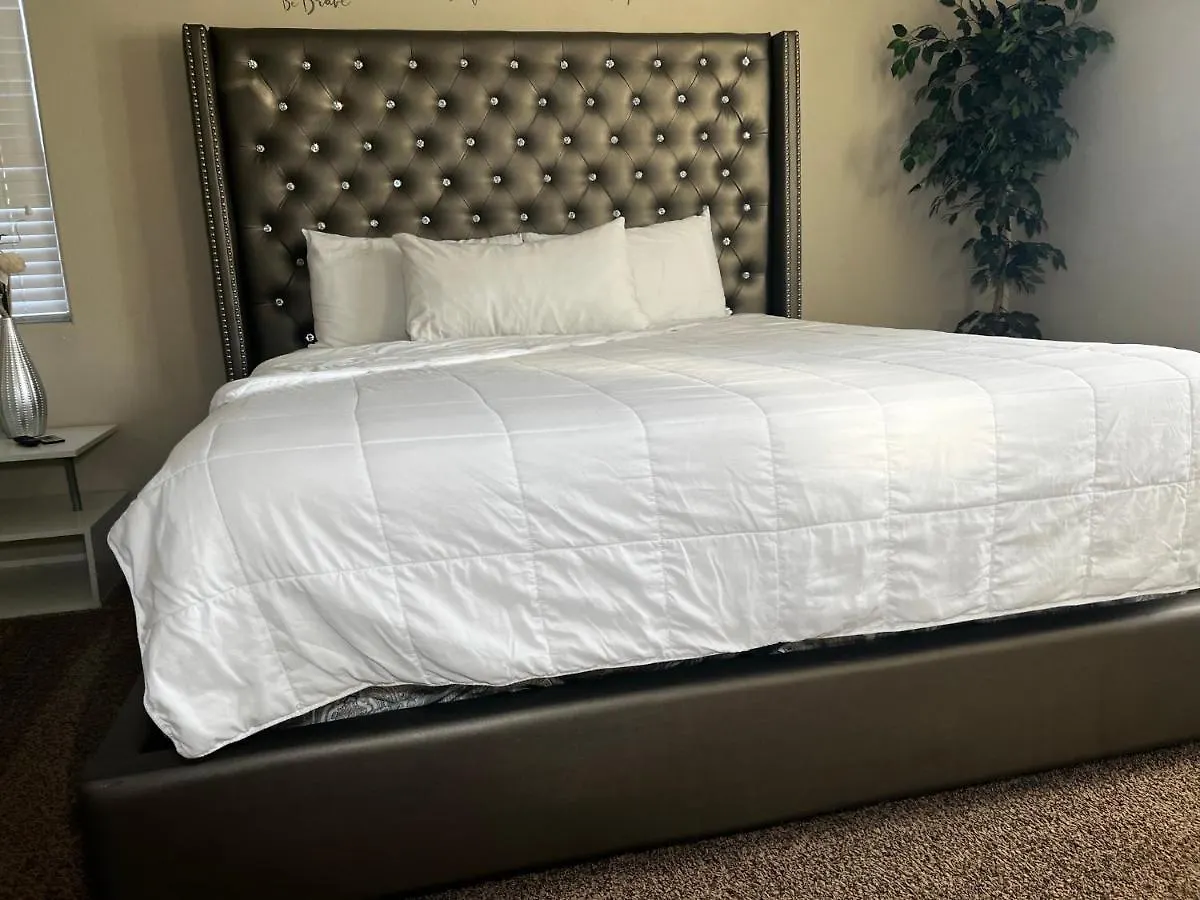 Homestay Spacious, Chic 3Bd, Sleeps 8 Convenient To Everything Las Vegas